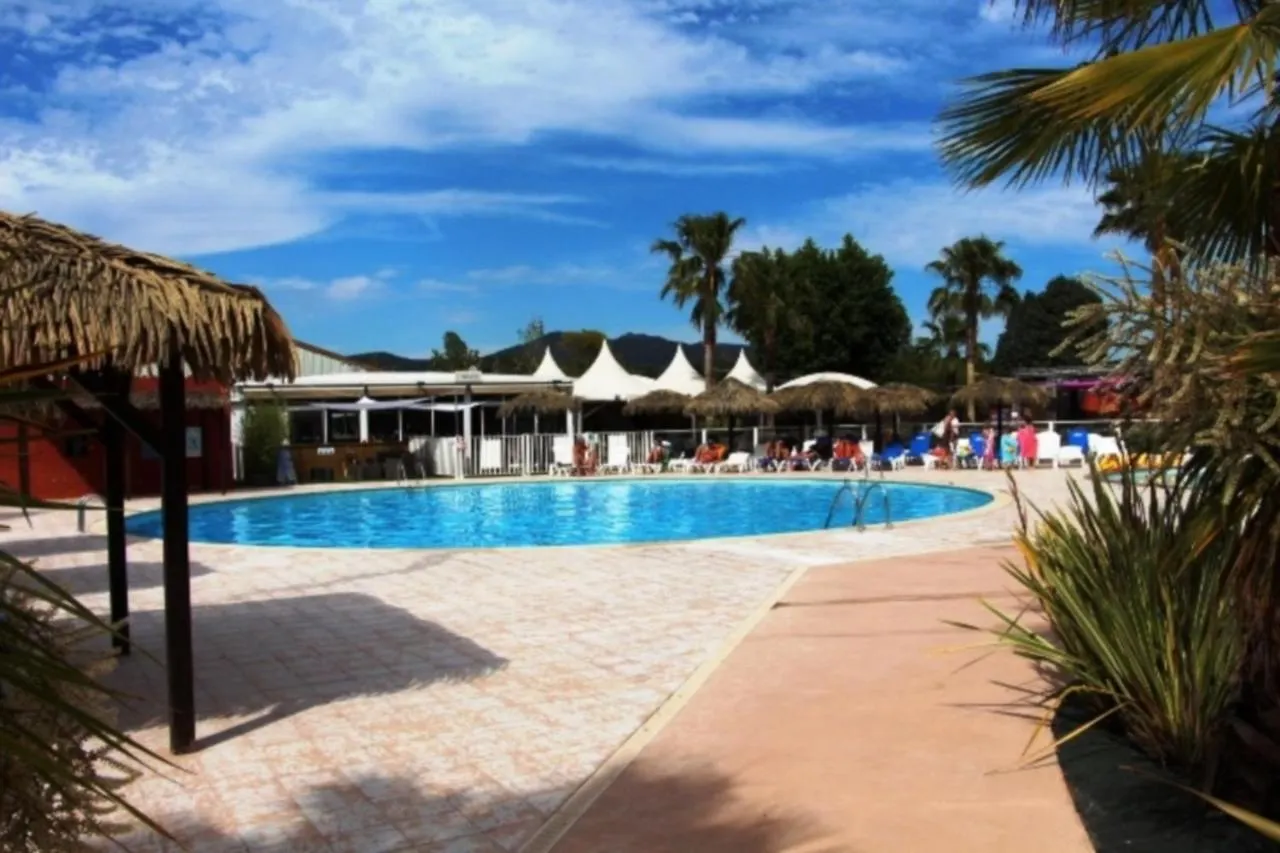 Charmant Mobilhome - 2 Chambres - Camping 4 Etoiles Frejus 4*,  France
